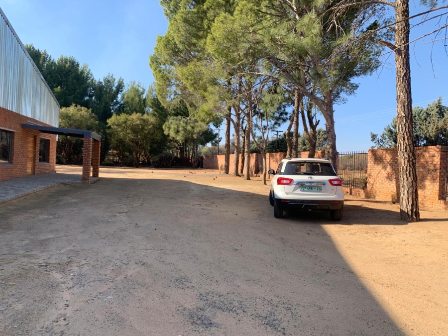 To Let commercial Property for Rent in Spitskop SH Free State